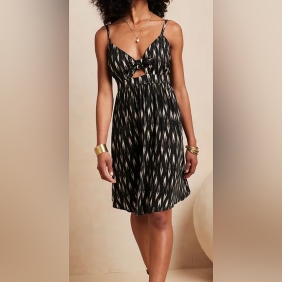 Banana Republic Dresses & Skirts - WOMENS LARGE BLACK MULTI PRINT TIE FRONT SHIRRED BACK ADJUSTABLE STRAP DRESS